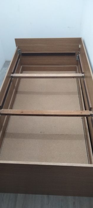 Cama de solteiro com gaveteiro