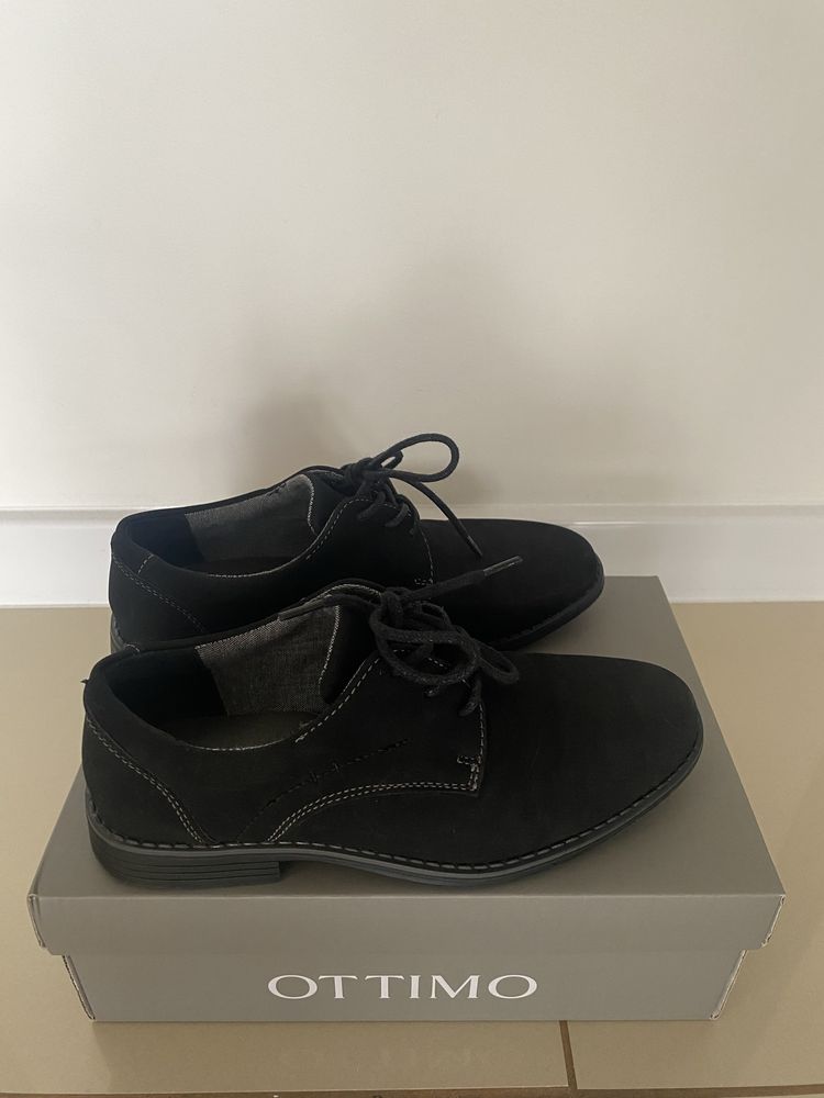 Buty chłopięce CCC Ottimo rozmiar 34
