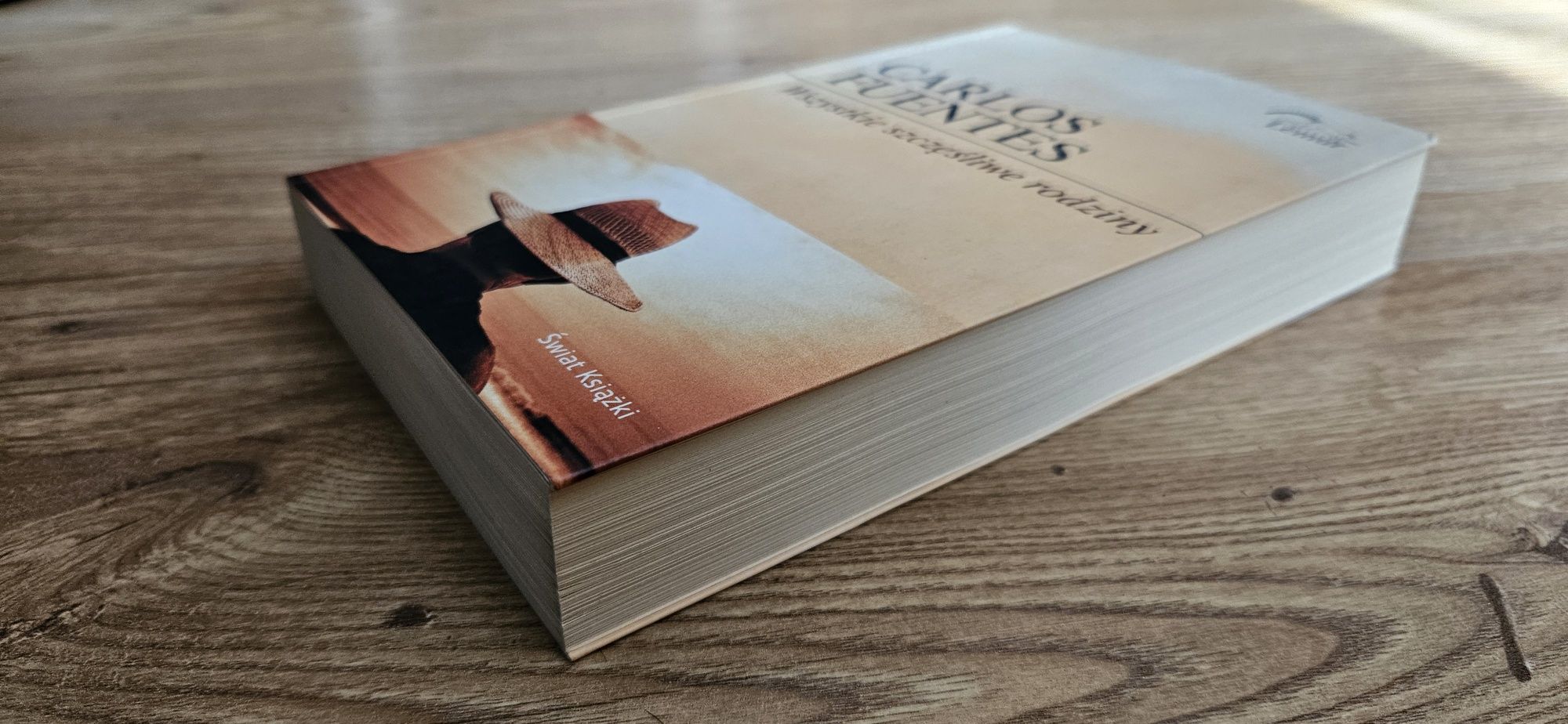 Wszystkie szczęśliwe rodziny Carlos Fuentes Świat Książki