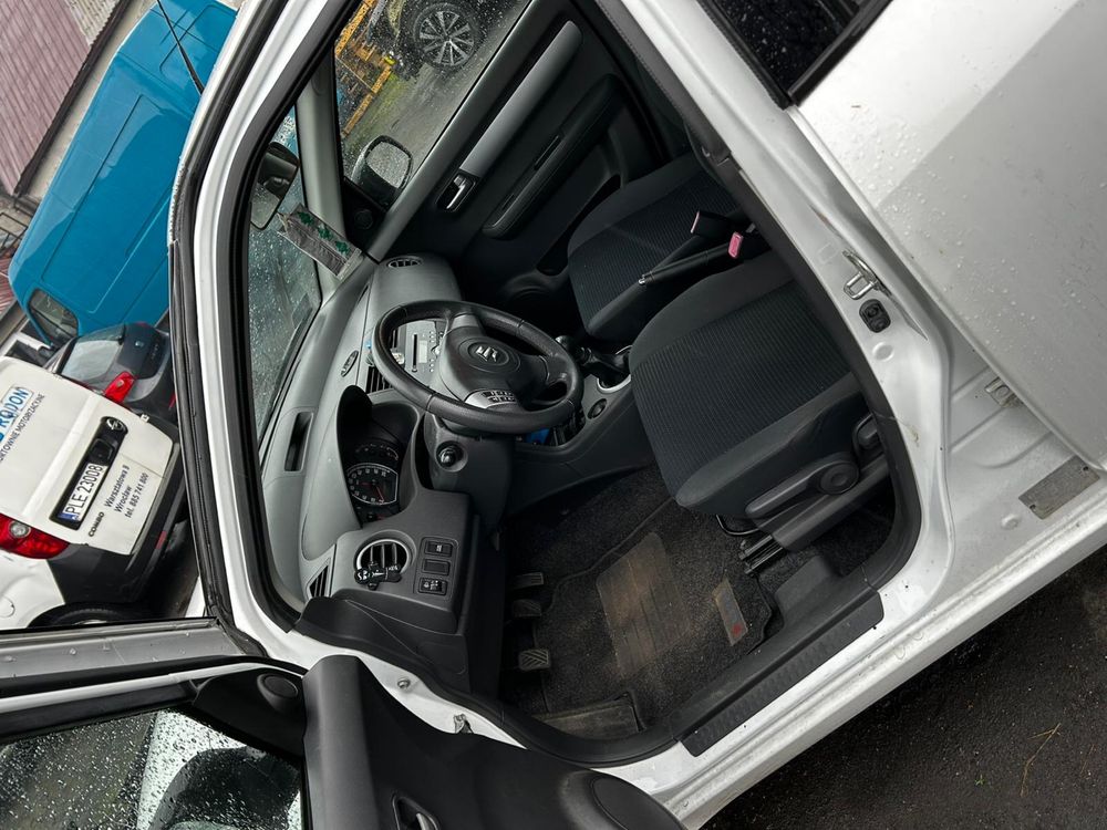 Suzuki Swift białe
