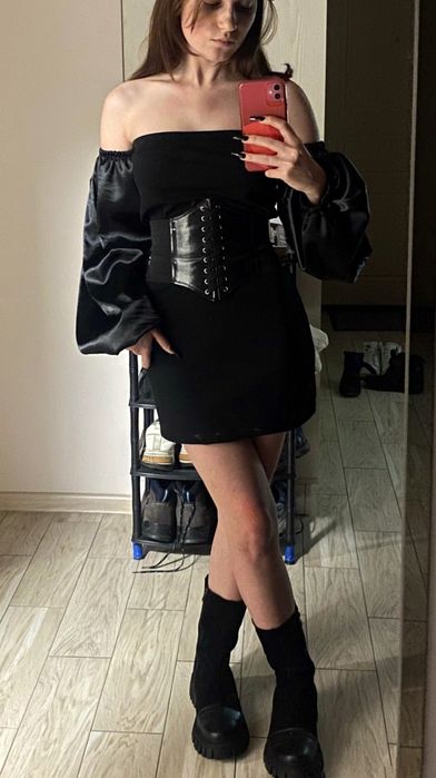 Сукня з рукавами ліхтариками