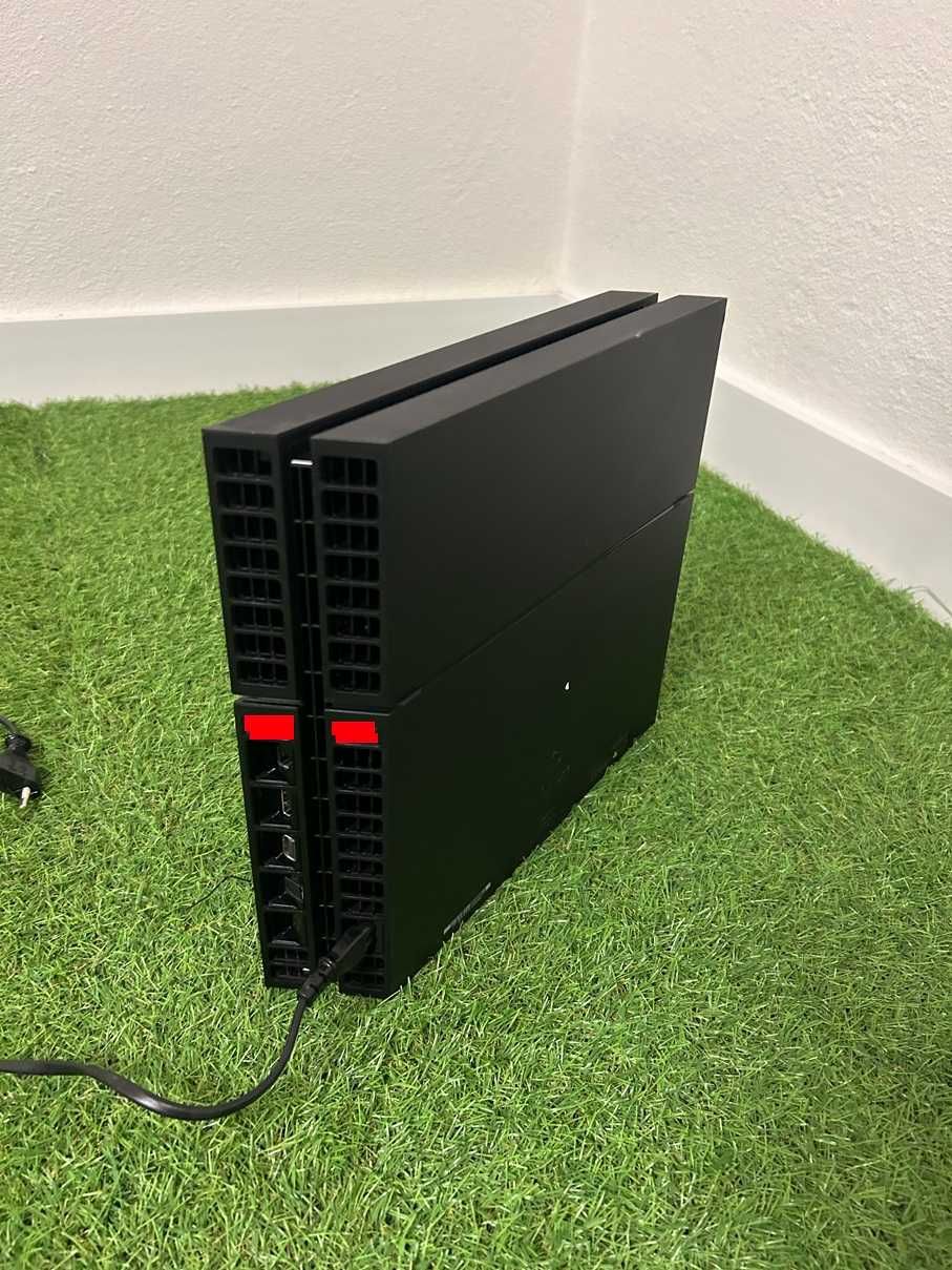 PlayStation 4 (1ª Geração) com Comando – Ótimo Estado