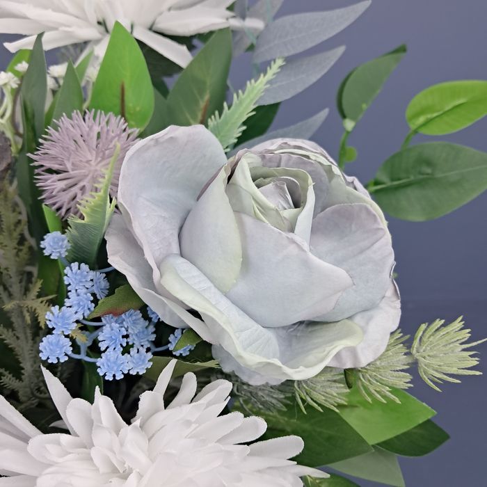 Warsztat Anny stroik na cmentarz  bukiet róże chryzantemy