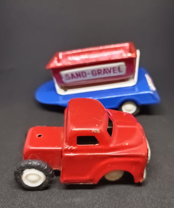 71# Bardzo stara metalowa wywrotka Japońska.