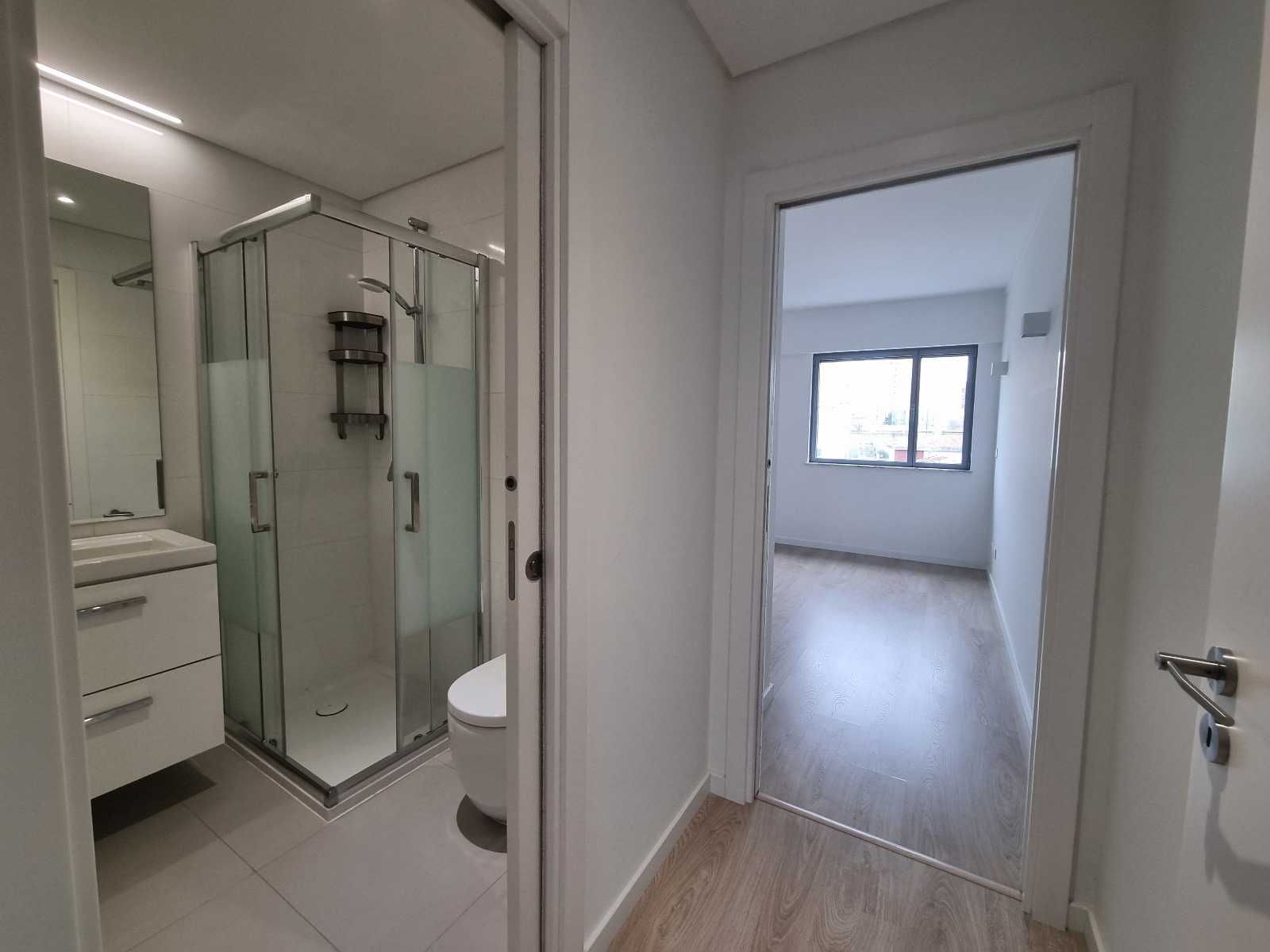 Apartamento T2, duas Suites, estacionamento, Lumiar