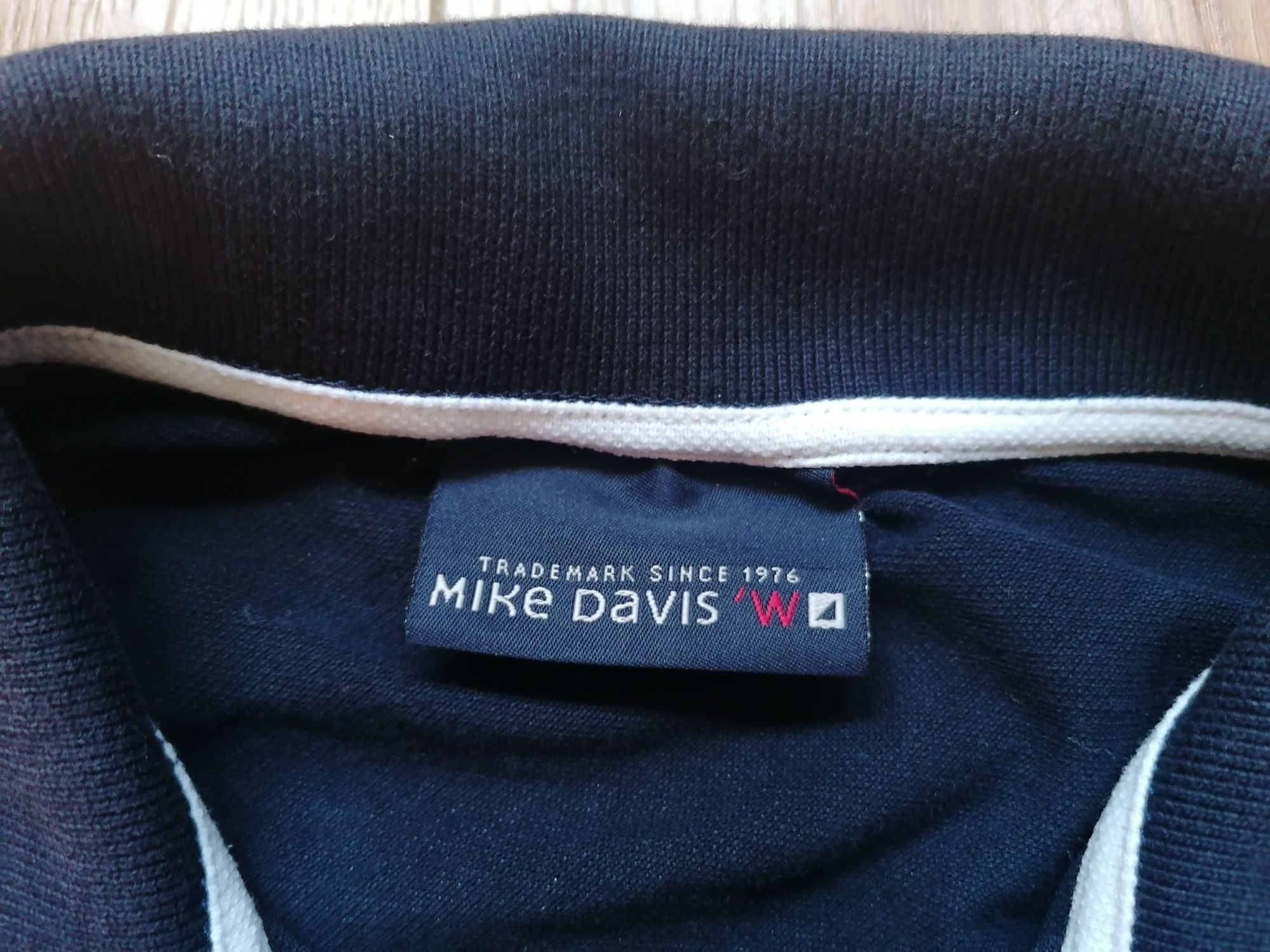 Polo Mike Davis.