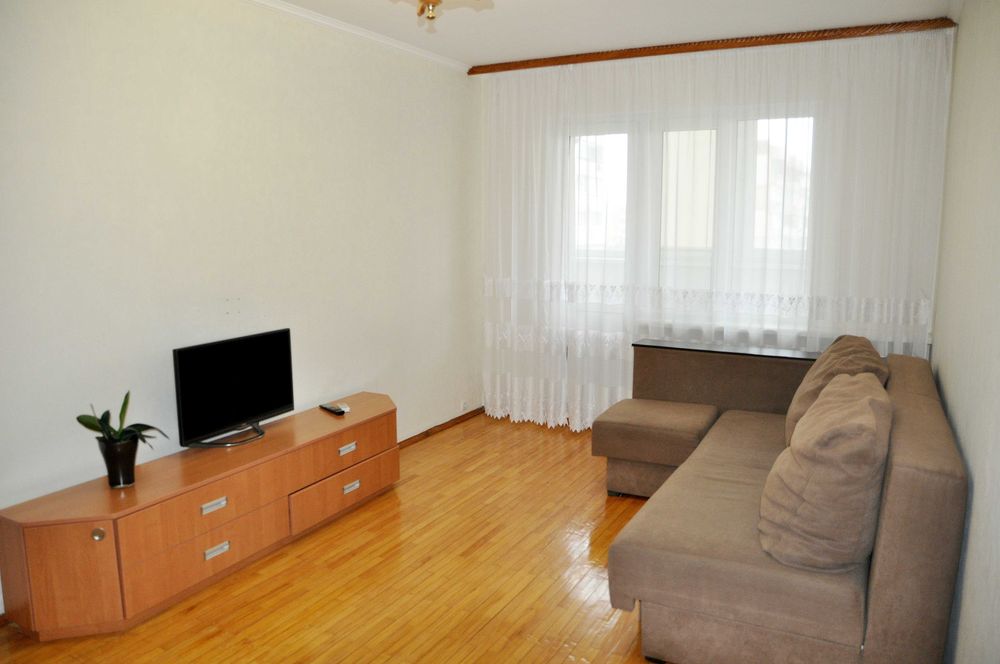 Продаж 2-кімнатної квартири вул. С. Олійника