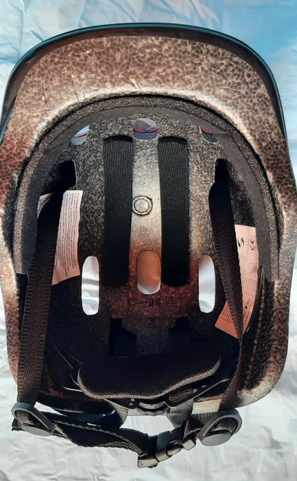 Kask rowerowy dla dziecka. Deskorolka lub na wrotki.