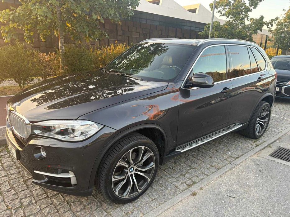 BMW X5 2.5D xDrive 7 Lugares Pack M