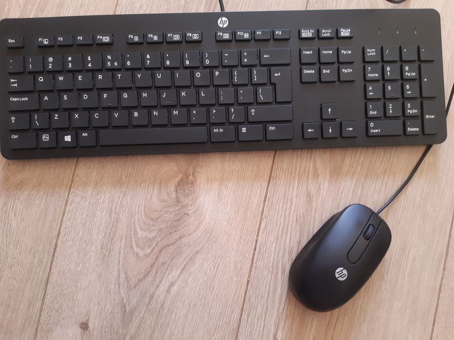 komputer stacjonarny dell optiplex win10 ssd wifi klawiatura mysz moni