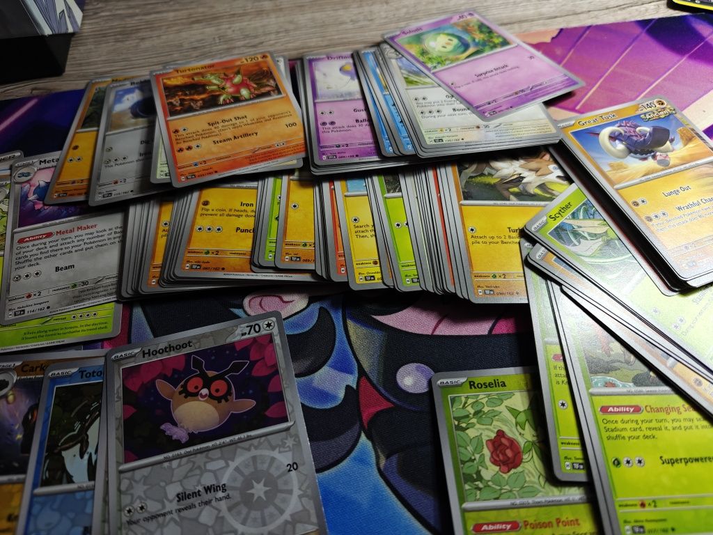 Karty Pokemon TCG Scarlet Violet Temporal Forces.  Ponad 180 sztuk. Ho