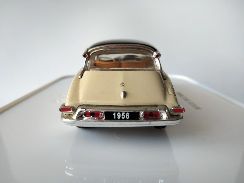 1:43 Citroën DS 19 (1956)