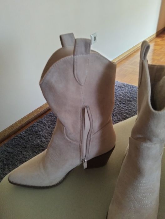 Botas em camurça 36