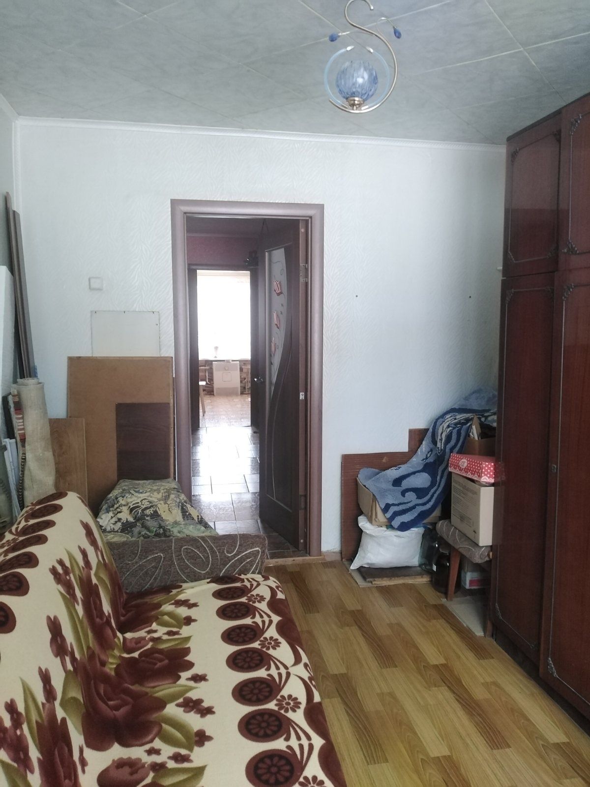 4 комнатная квартира, продам. 160 км .от Харькова.