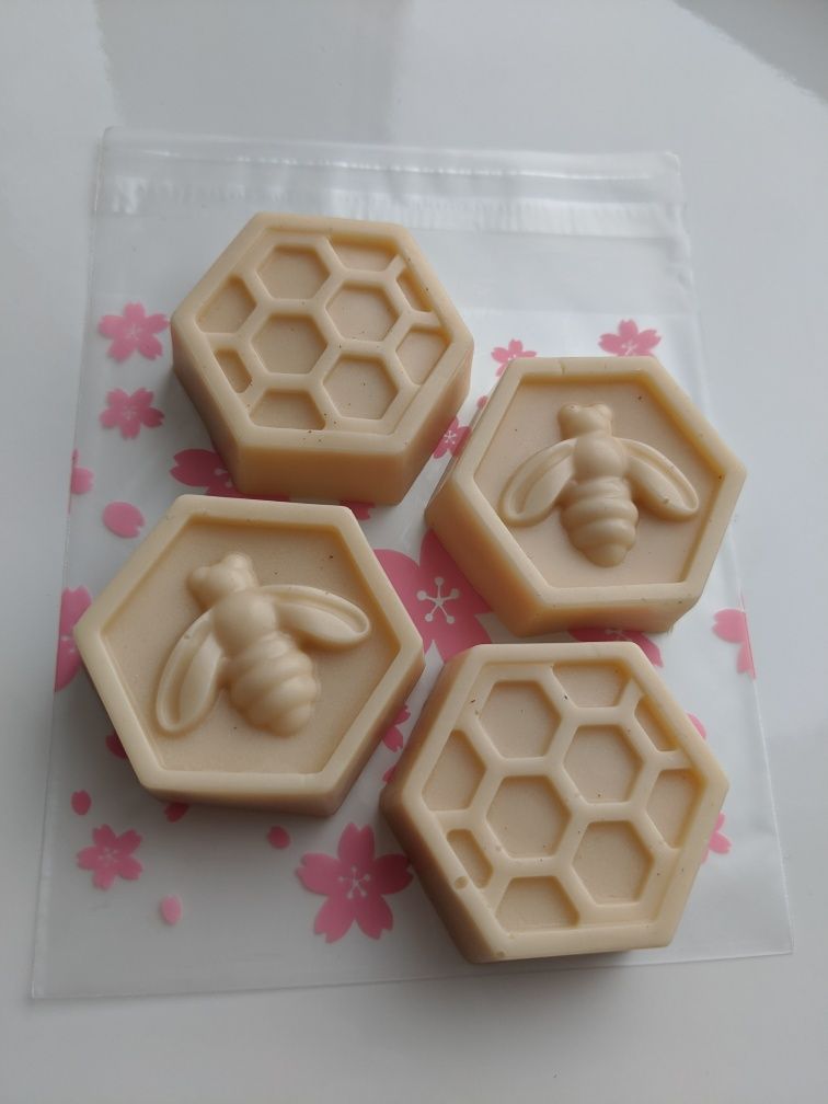 Мед , мило , свічки та інші бджолопродукти. // Продаж, обмін