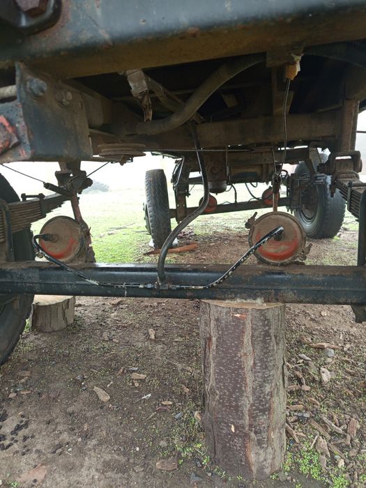 Продам два прицепа зіловських самосвали з документами