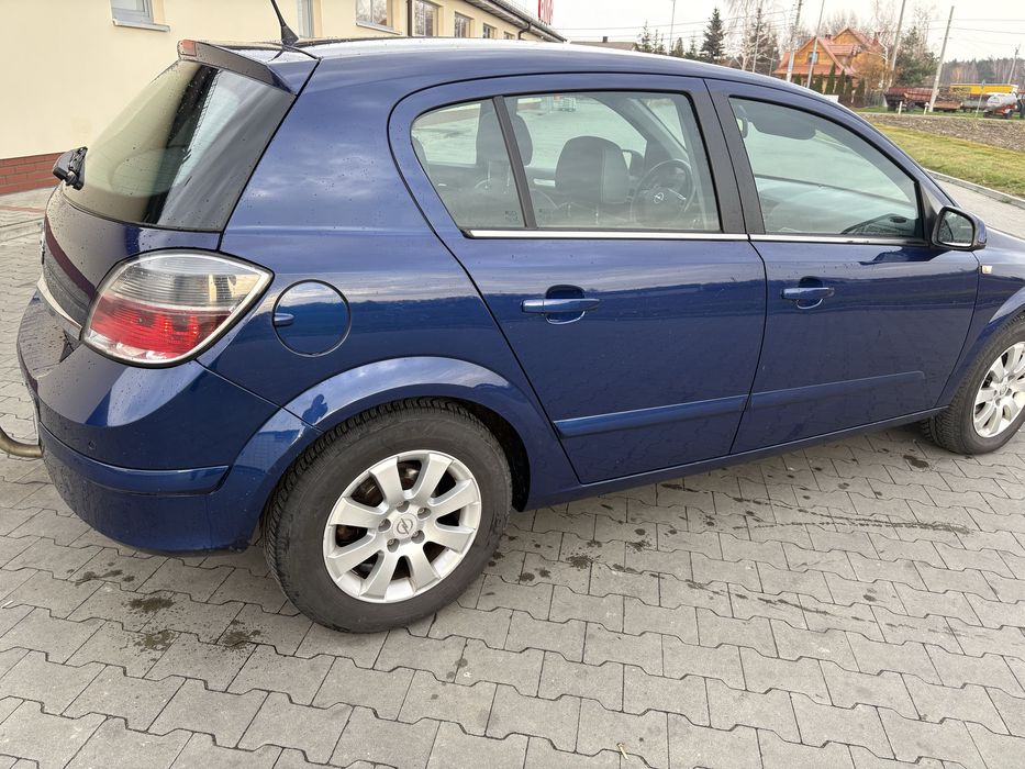 Opel Atra H 1.6 benzyna 115km