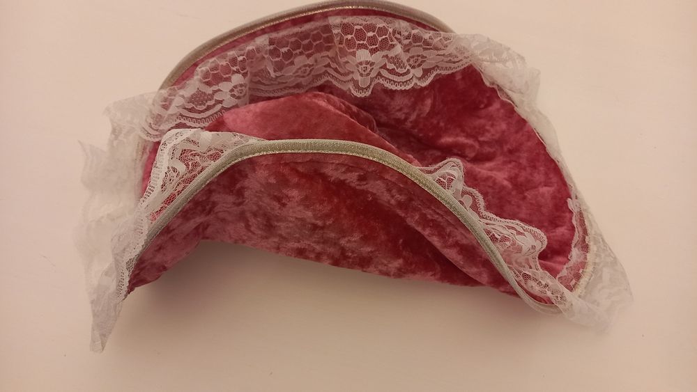 Kapelusz rozowy Stan b dobry karnawalowy