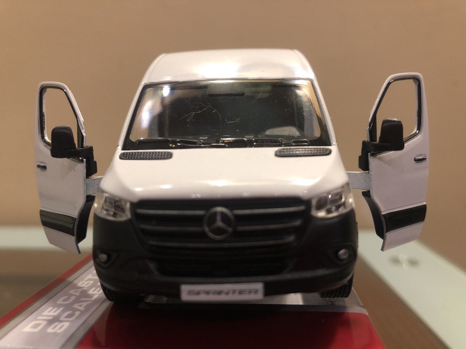 Модель автобус Мерседес-Бенц Спринтер Mercedes-Benz Sprinter, белый