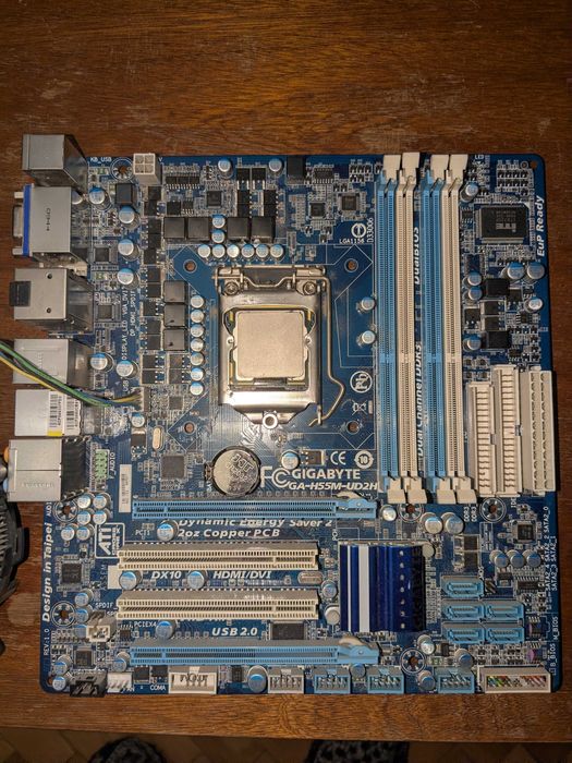 материнська плата GIGABYTE GA-H55M-UD2H б/у з процесором, HDMI