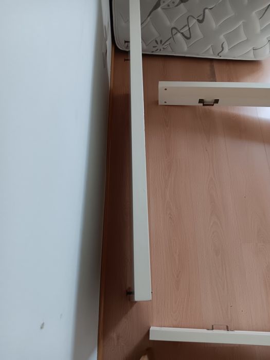 Cama com colchão, ambos em bom estado!