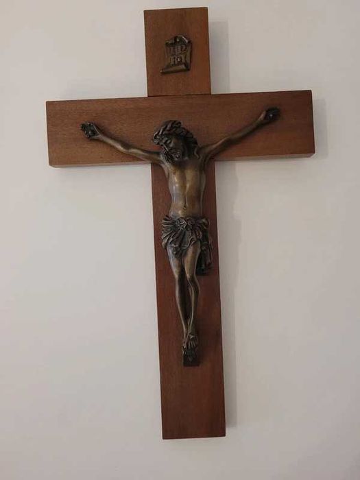 Crucifixo Parede - Madeira e Metal – 37×23 cm
