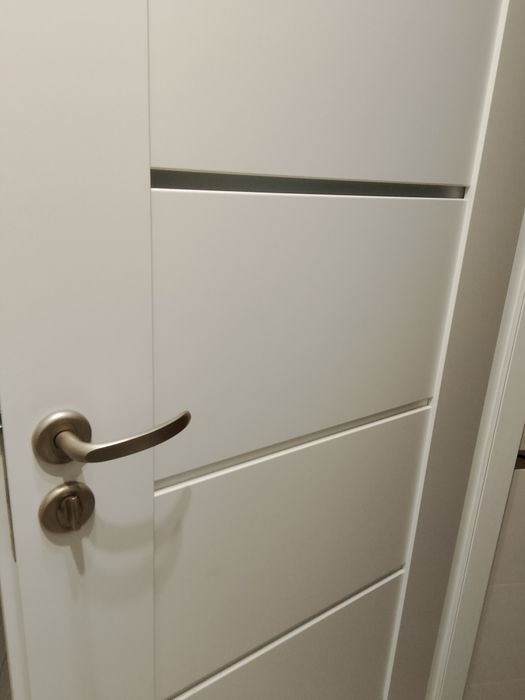 5 sztuk klamek satynowych 3 na klucz i 2 łazienkowe