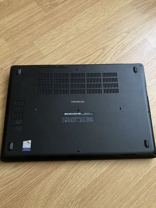 Ноутбук чорний DELL