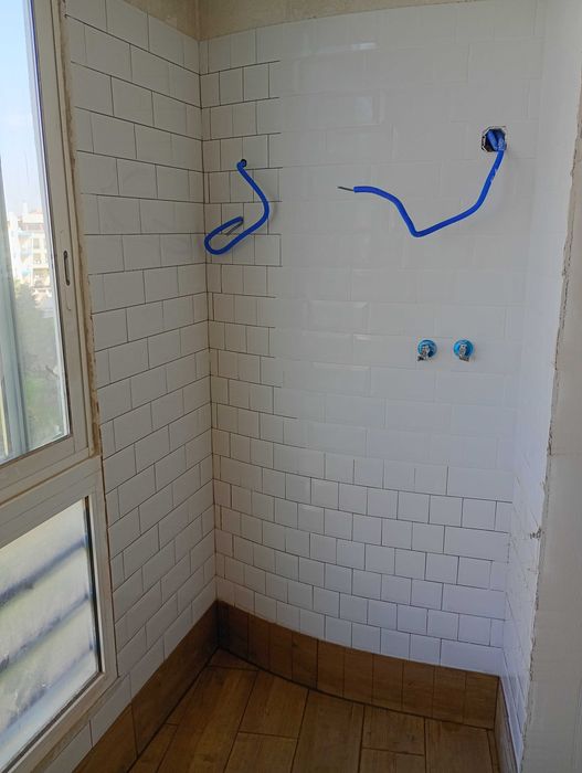 Mão de obra , pedreiro e azulejista, pintura.