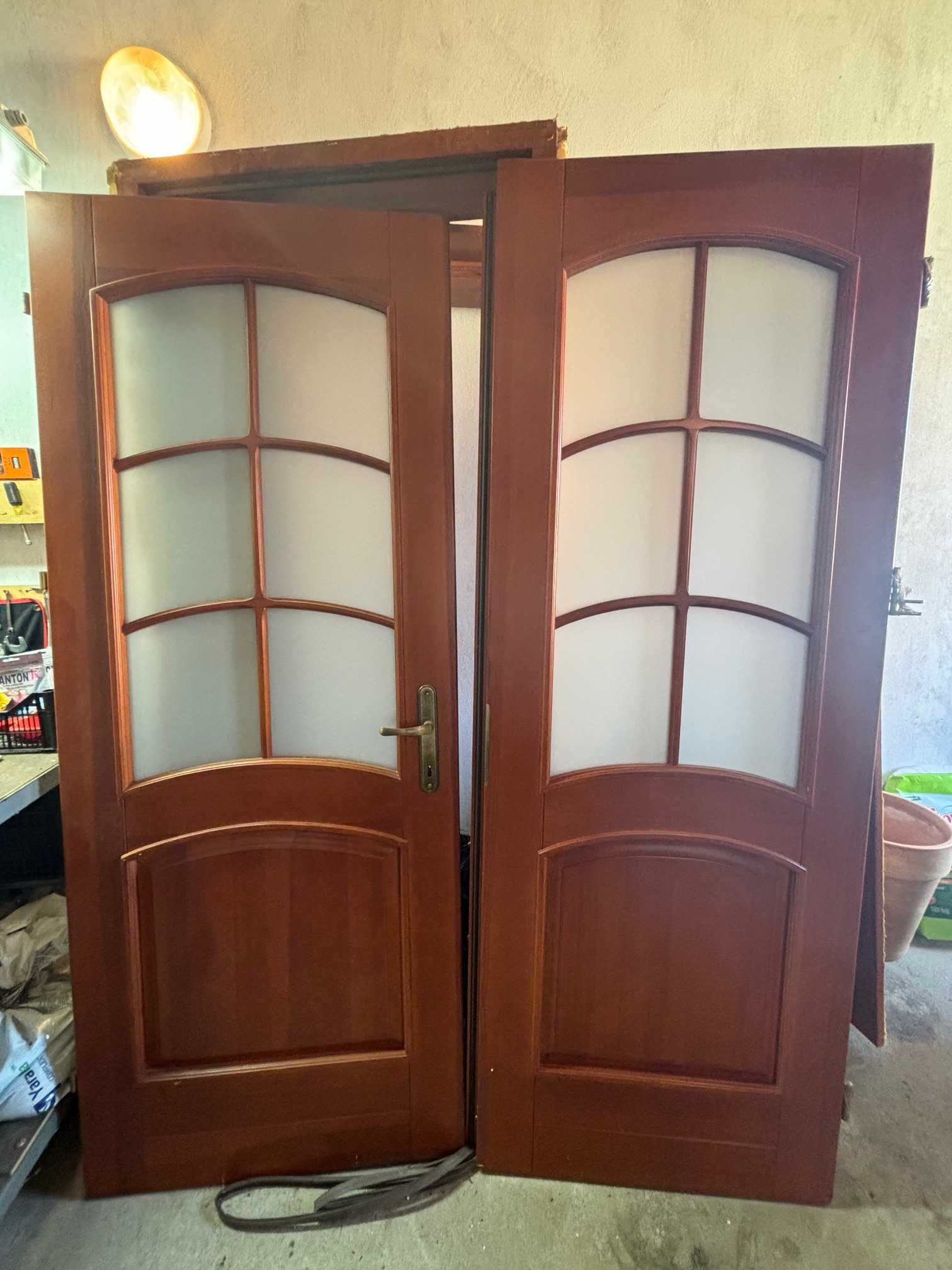 Drzwi drewniane jedno- i dwuskrzydłowe