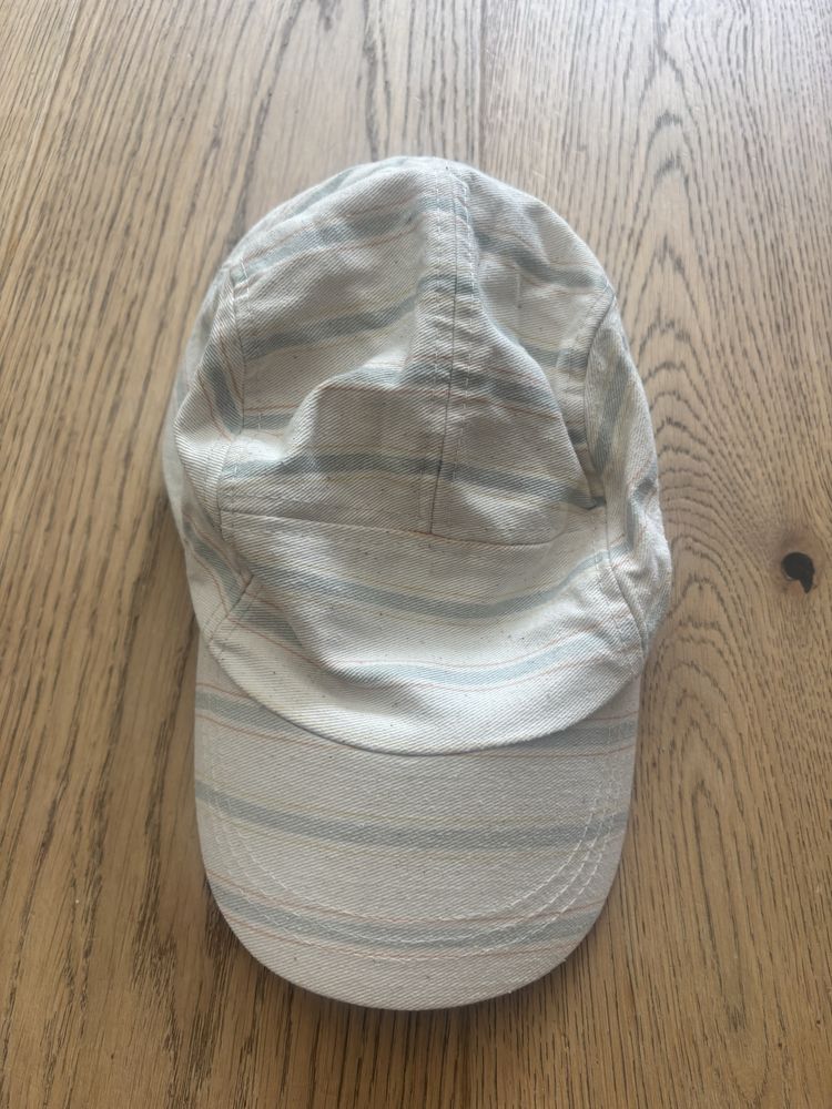 Czapka z daszkiem i bucket hat kapelusz Zara