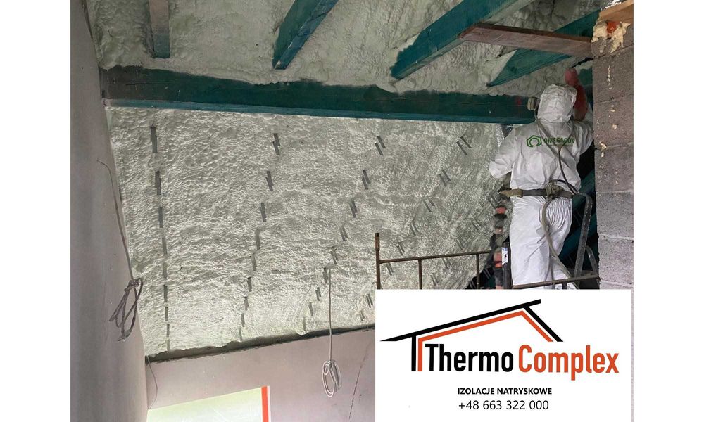 Ocieplenie poddasza piana PUR, ocieplenie pianką PUR