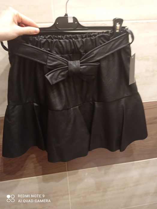 Spodnico-spodenki szorty ekoskora czarne z paskiem