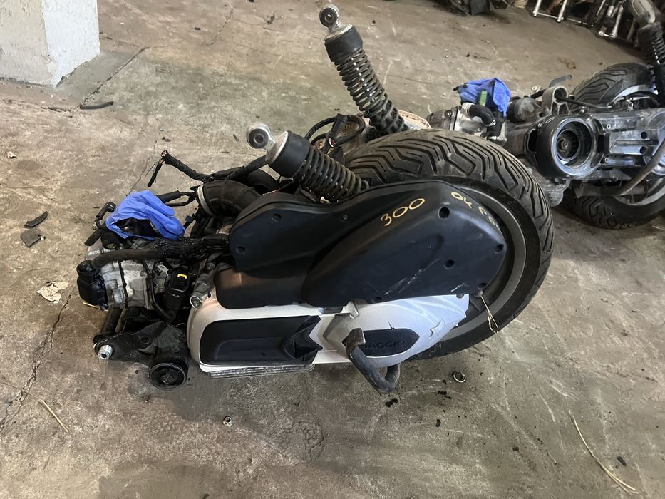 Piaggio mp3 300 yourban silnik kompletny