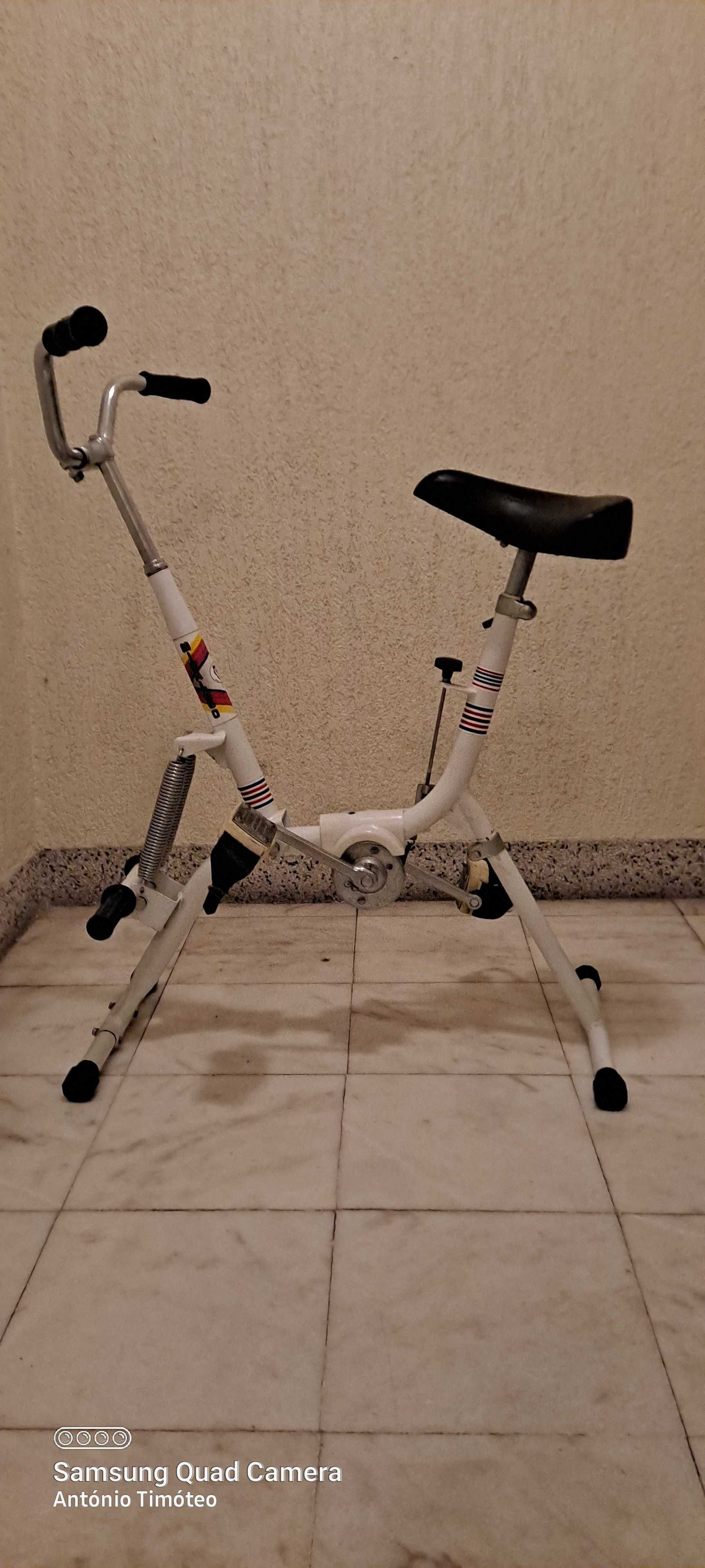 Bicicleta Fixa para usar em casa