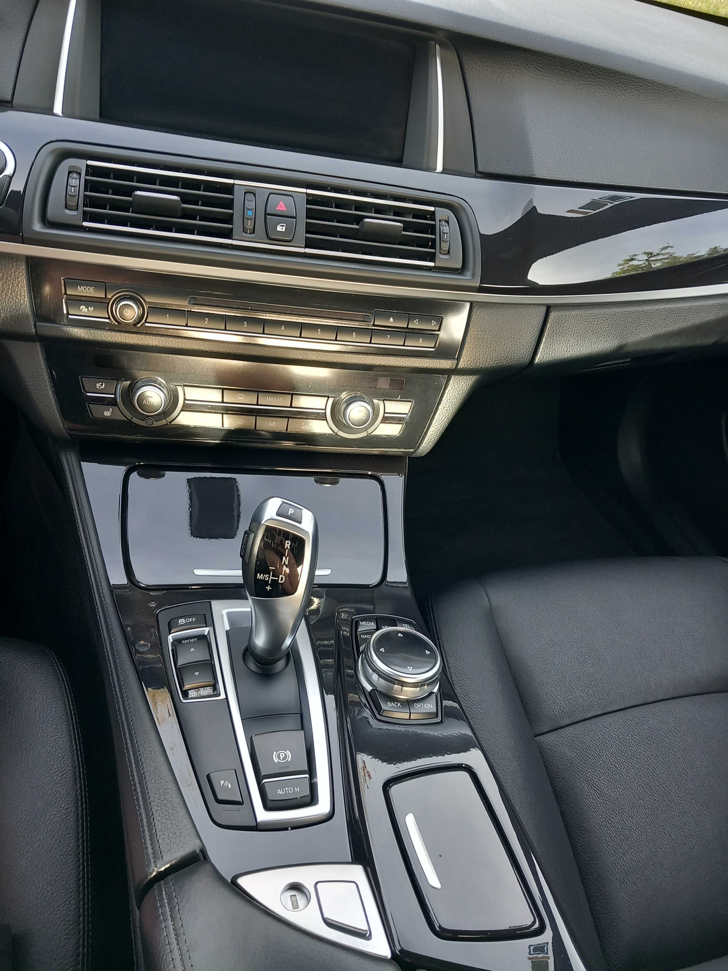 BMW 520 Diesel  Luxury Line Automática 08/2014