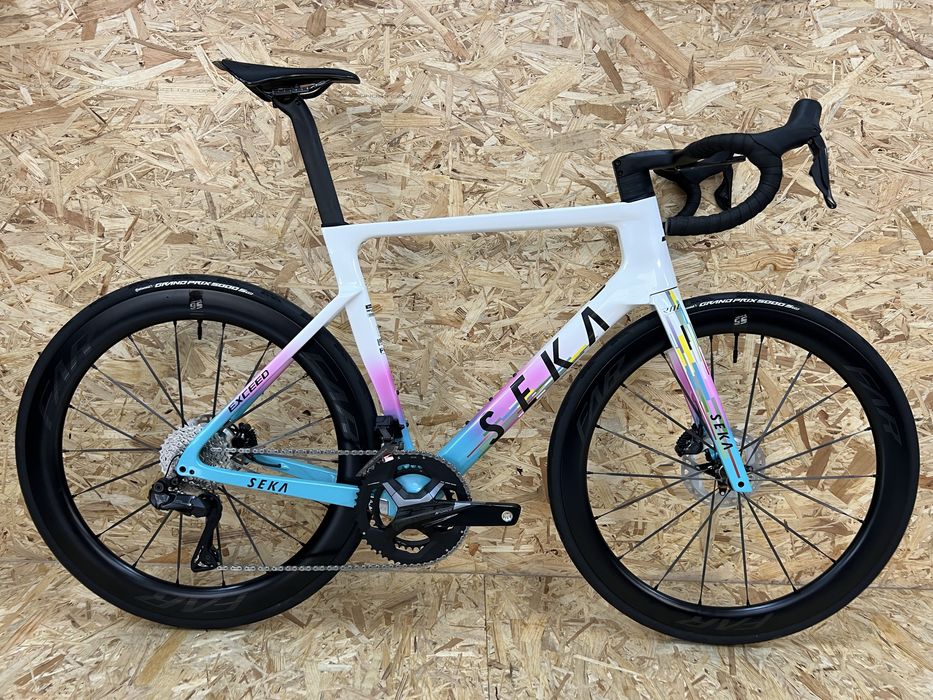 Bicicleta topo de gama SEKA Exceed RDC - Ultegra 12 - Rodas Farsports