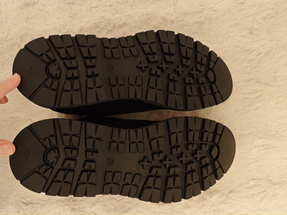 Nowe zamszowe zimowe buty r.46, bardzo wysoka jakość