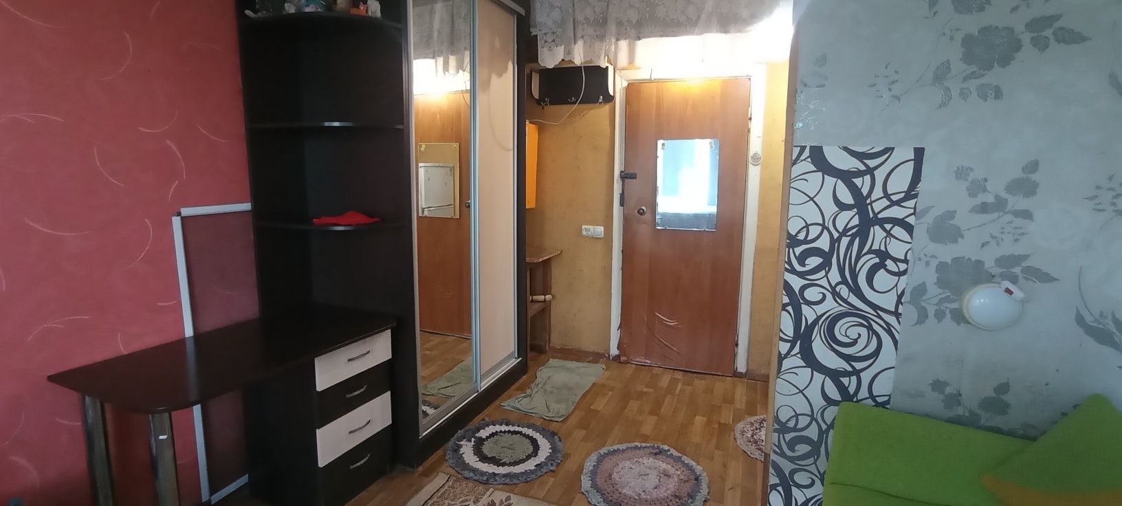 Здається кімната в гуртожитку