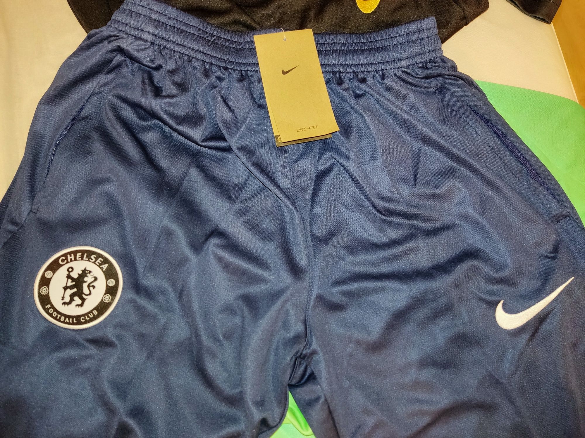 Dres Chelsea FC nowy M bluza + spodnie