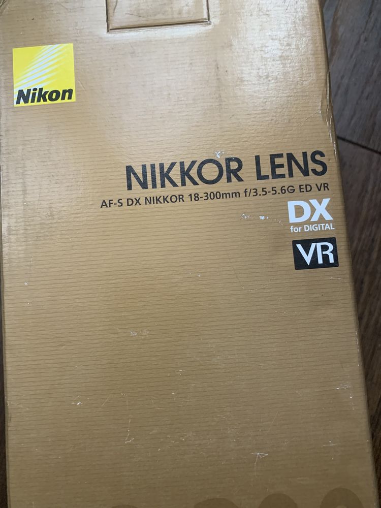 Объектив Nikon 18-300/3.5-5.6G DX VR