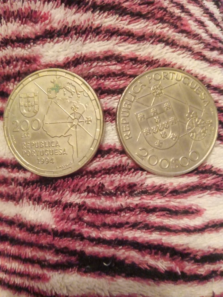 Moedas de 200 escudos uma de 1994