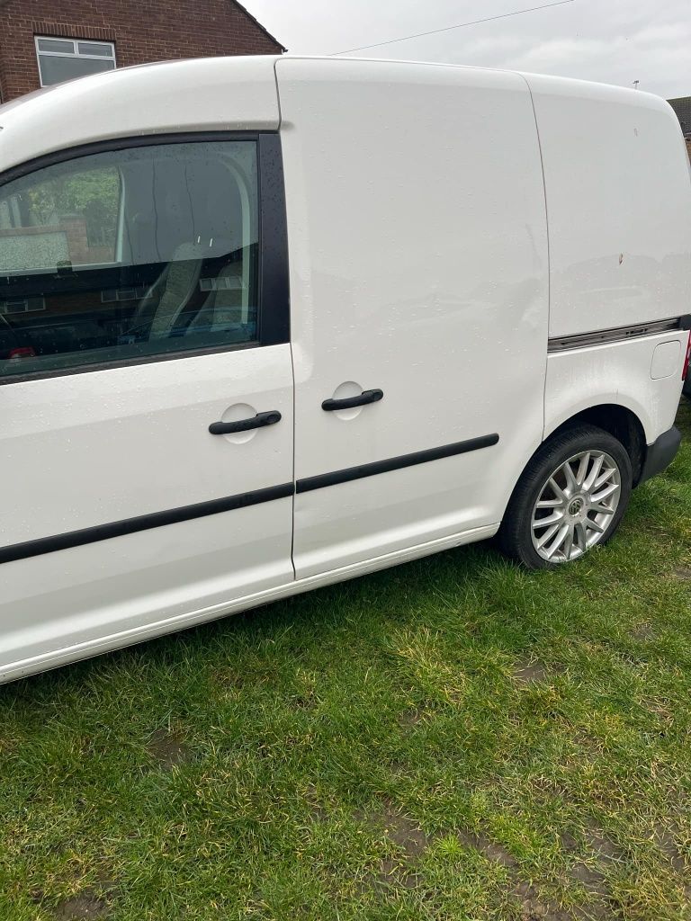 Vw Caddy 1.6 tdi 2013r anglik