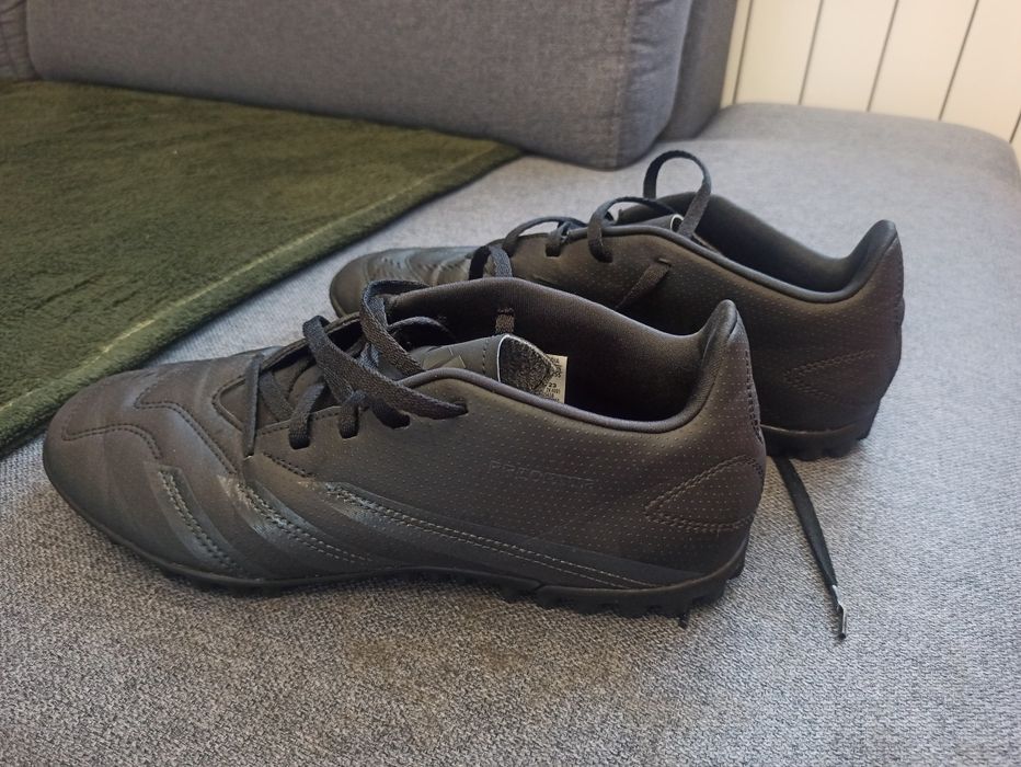 Adidas Predator 41 1/3 turfy