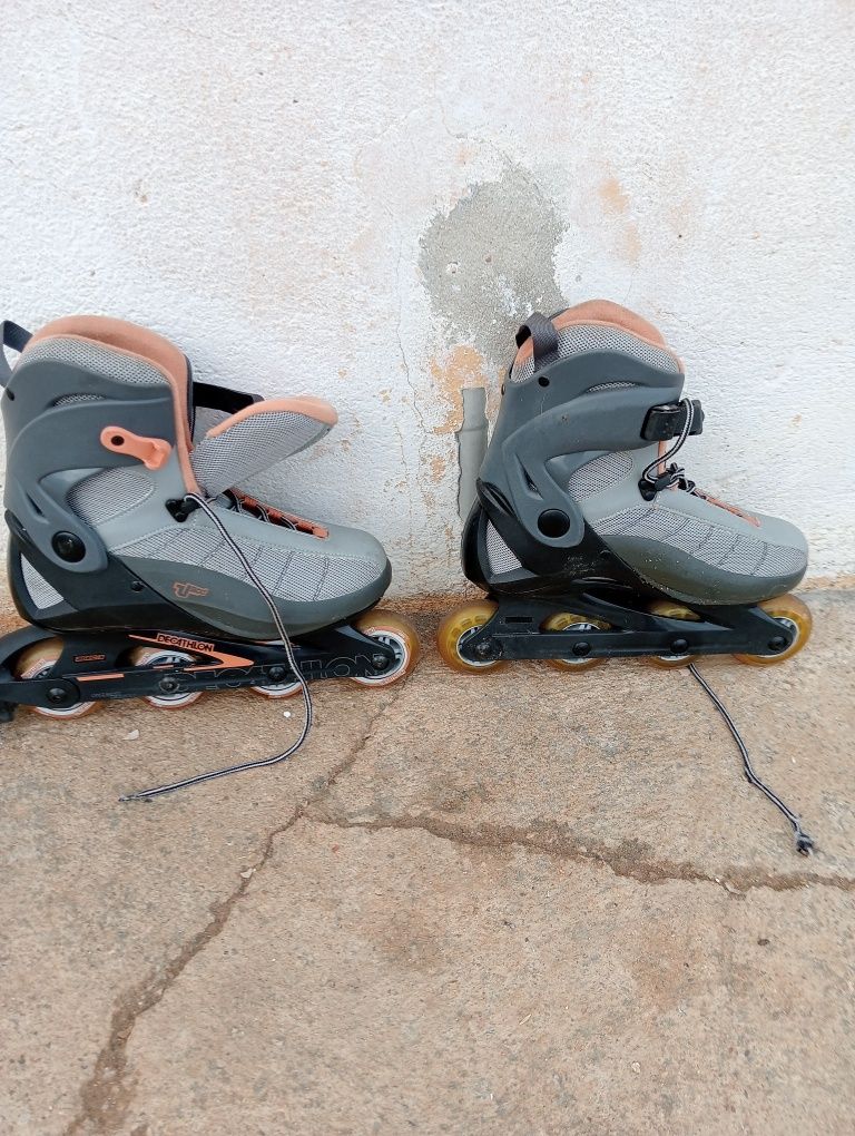 Patins em linha em boas condições