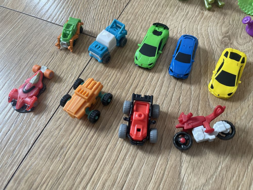 Figurki zabawki kolekcjonerskie