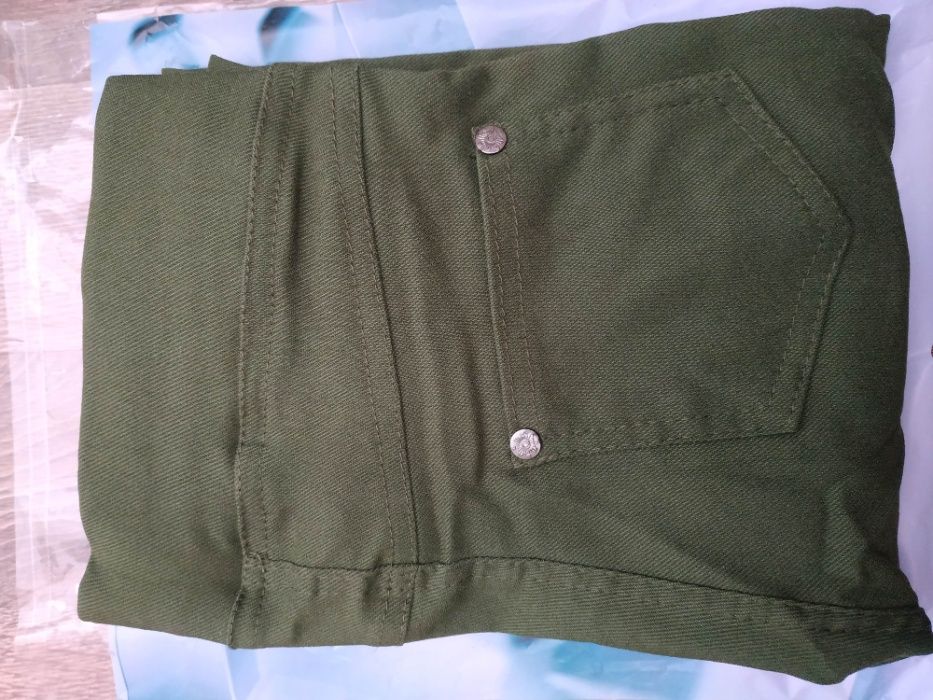 Джегінси з відтінком хакі р.44 нові