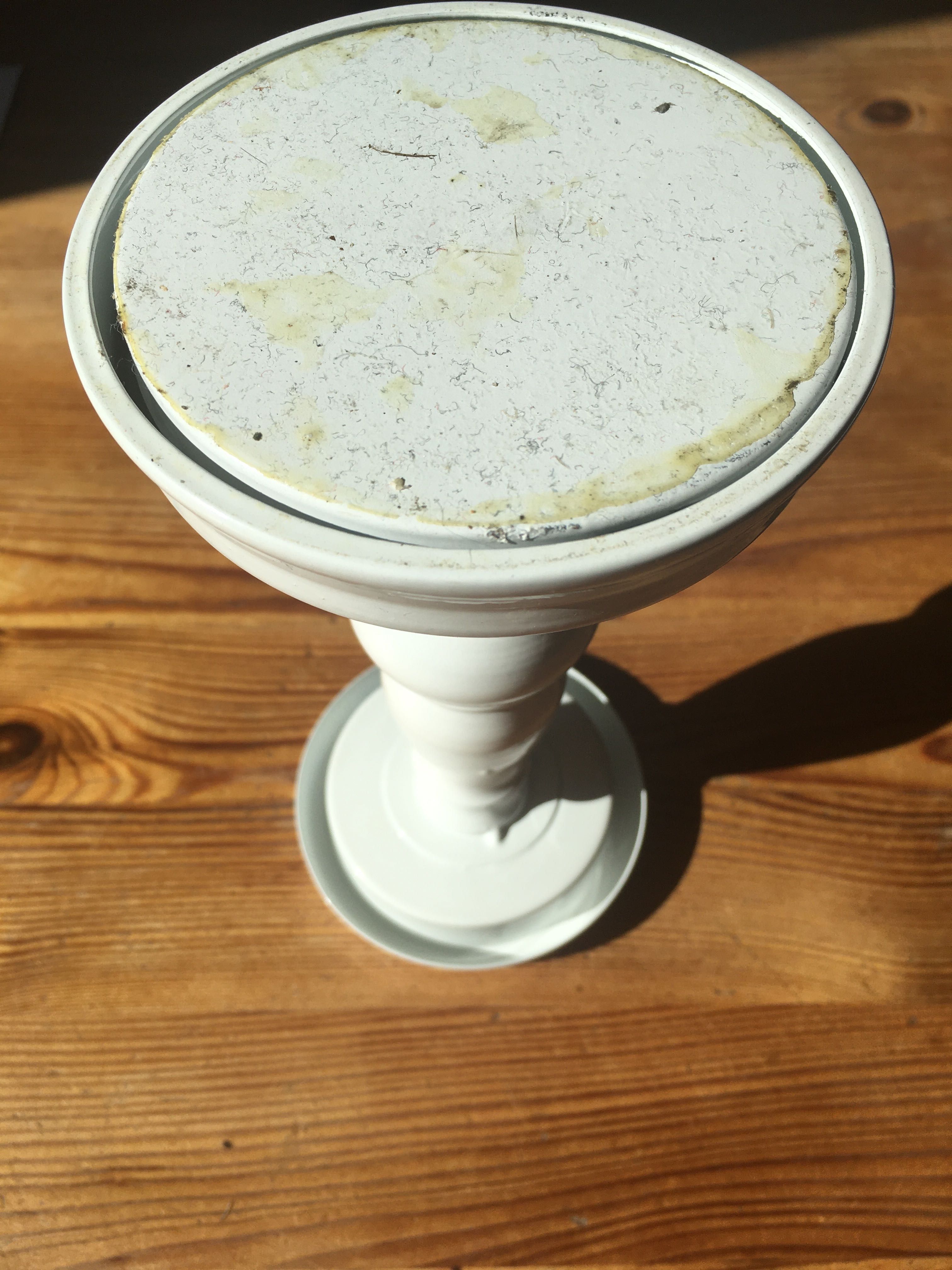 Świecznik biały metalowy wys.20,5 cm