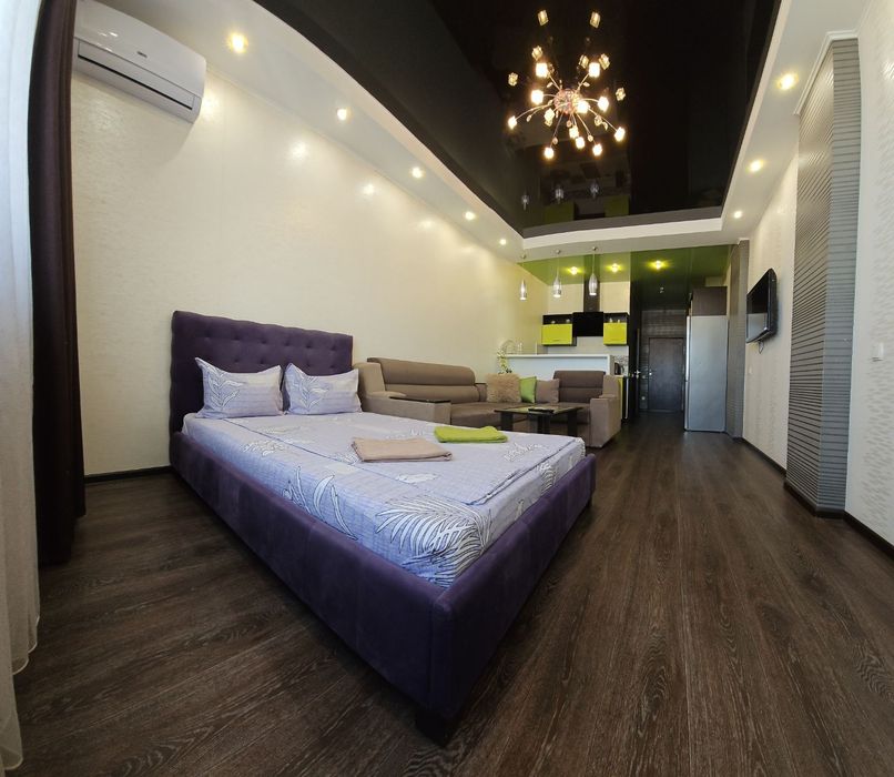 Сдаю На 25 эт. 1к.кварт. посуточно и почасово. М.Холодная гора