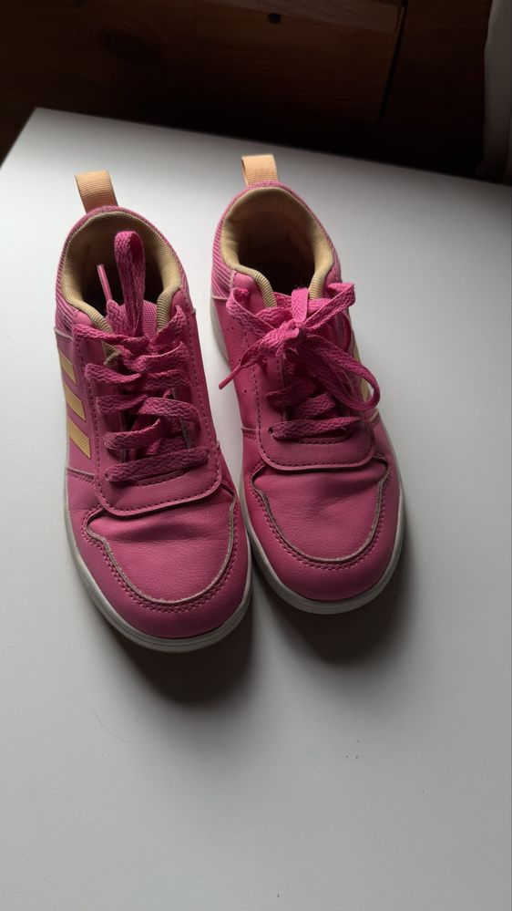 Кроссовки adidas на девочку р. 31,5